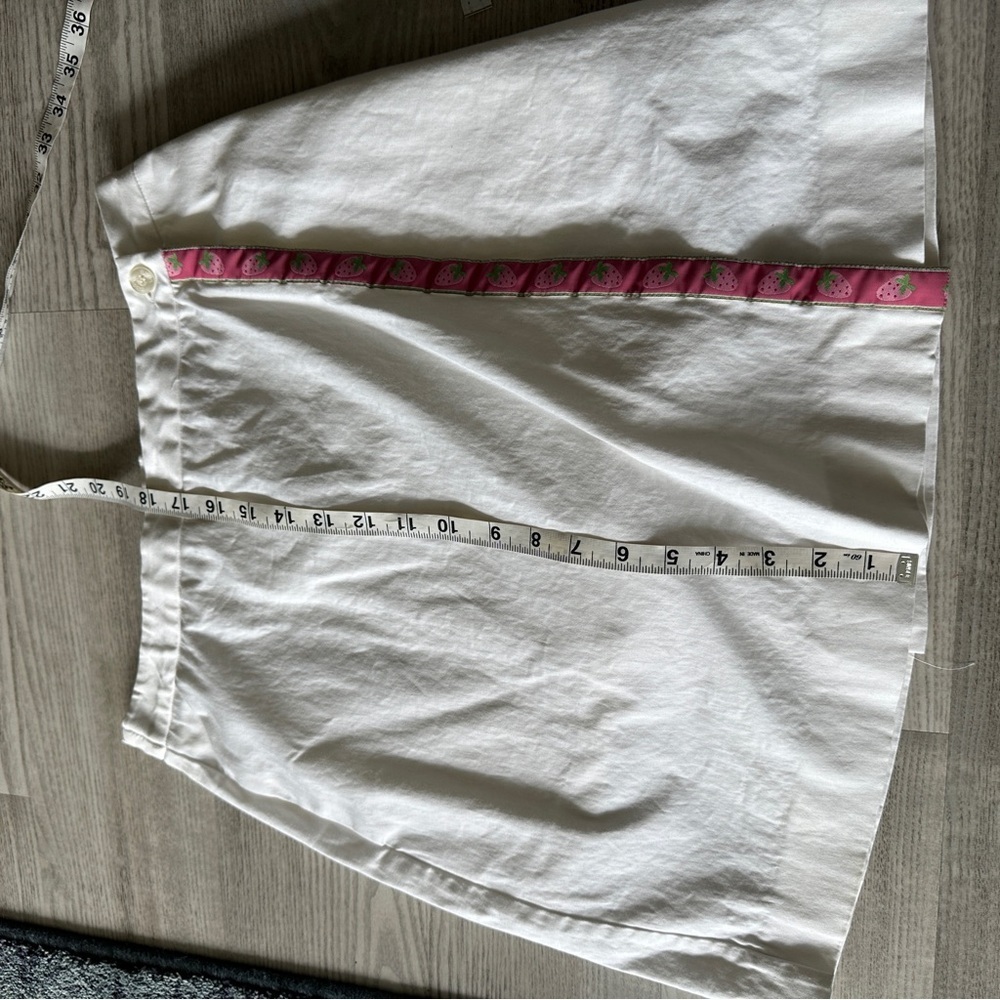 Lily Pulitzer White Skort Strawberry Print Pink Accent 8 - Picture 14 of 15